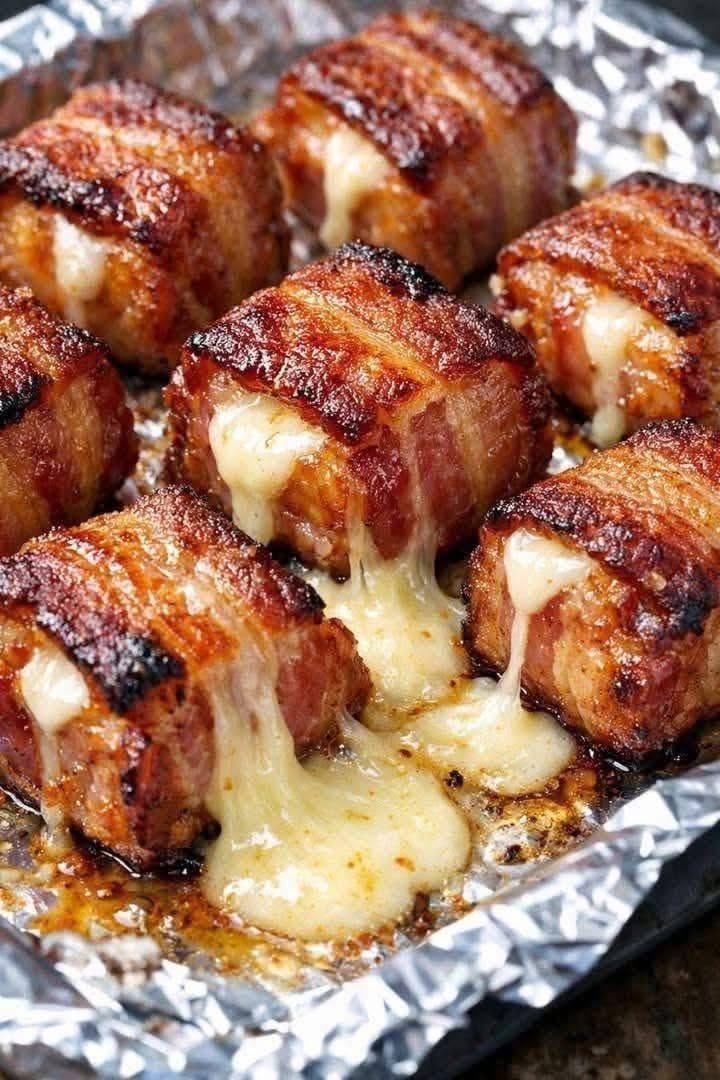 Bucăți de brânză și bacon