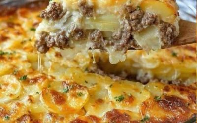 Caserolă de hamburger cu cartofi și brânză