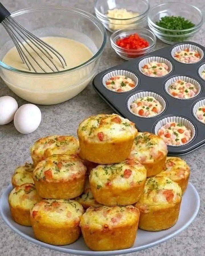 Brioșe cu omletă de legume pentru copii: Gustări vegetariene și bogate în proteine ​​pe care sigur le vor adora!